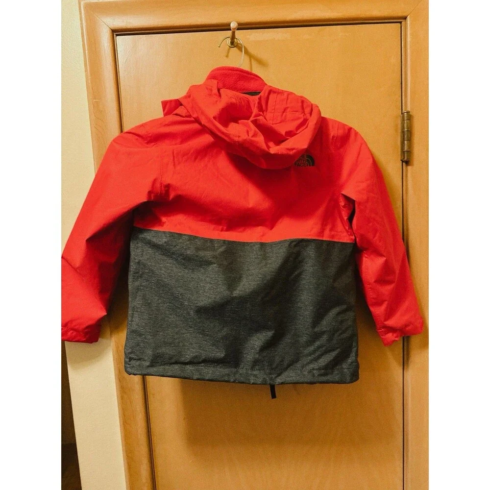 THE NORTH FACE Boy's XS/ Vortex Triclimate Fiery Red NWT